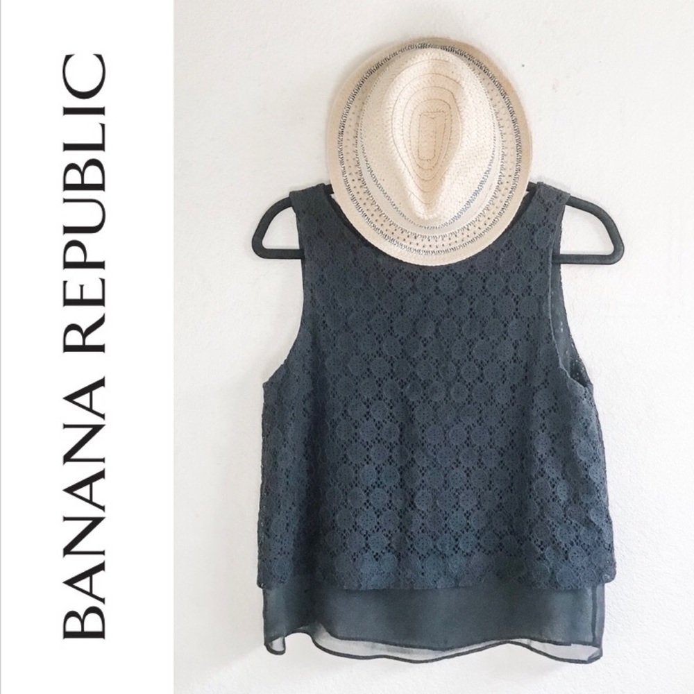 3/$20 Banana Republic Sleeveless Black Floral Lace Blouse. Size Small